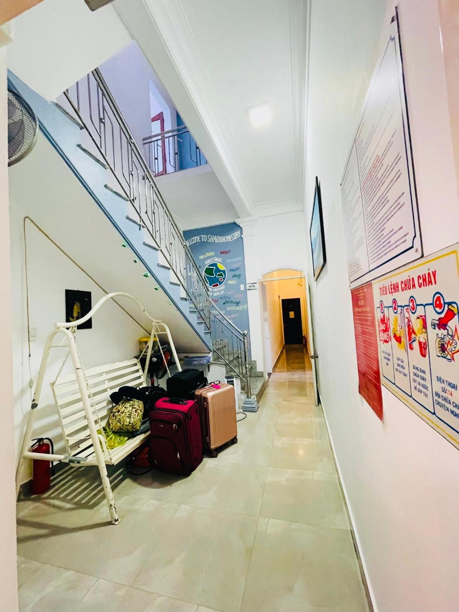 Shark Homestay Хюэ Экстерьер фото