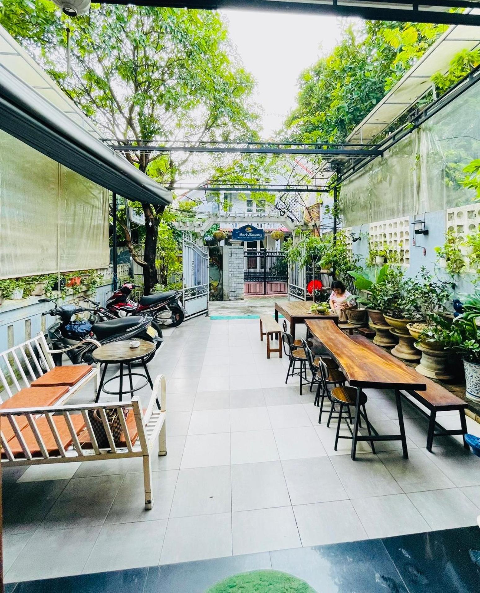 Shark Homestay Хюэ Экстерьер фото