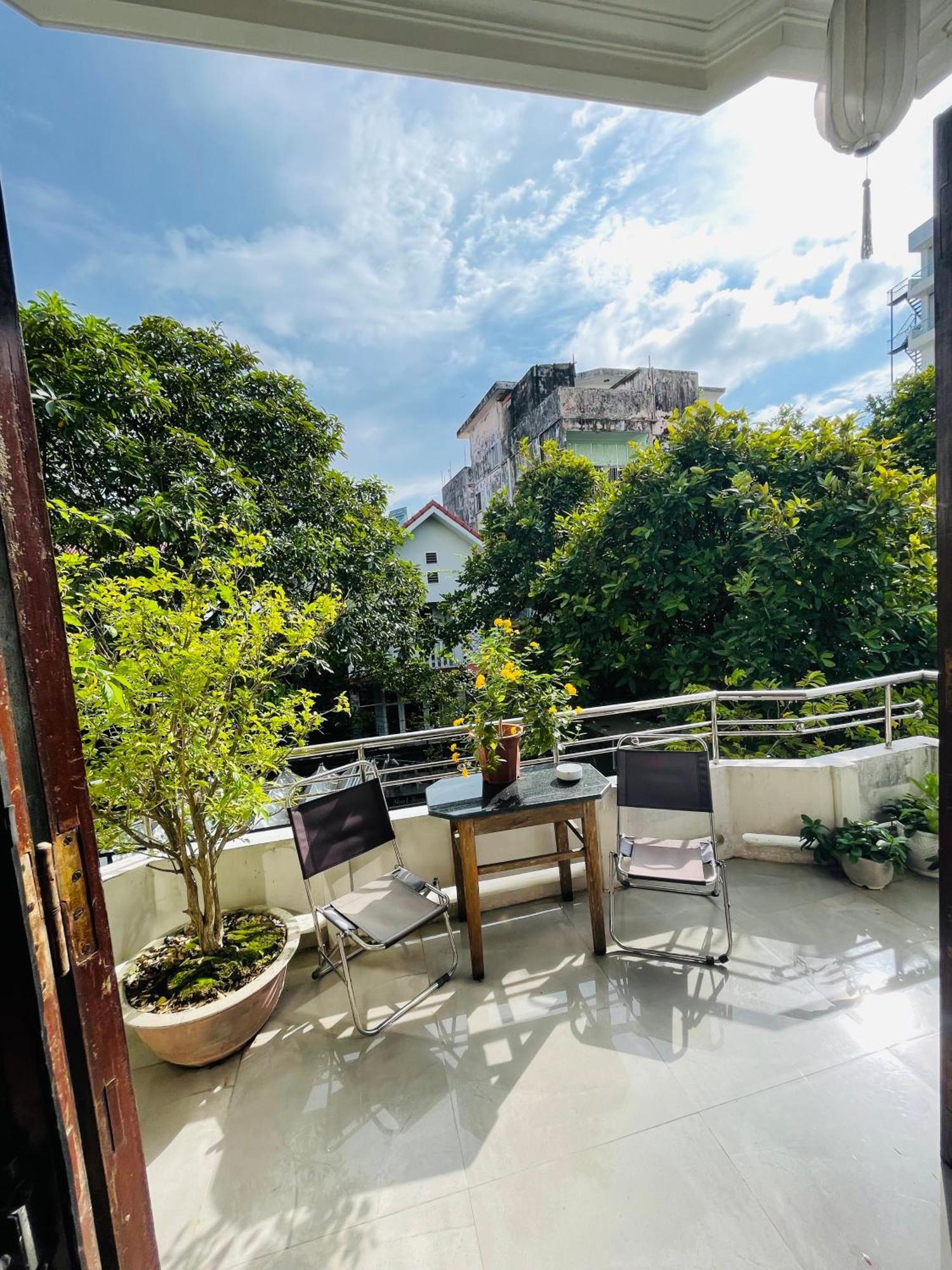 Shark Homestay Хюэ Экстерьер фото